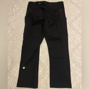 Lululemon Cropped Black Leggings. Size 6